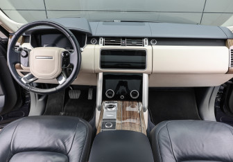 Подержанный автомобиль Land Rover Range Rover 2018 года (15 фото)