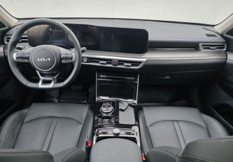 Новый Kia K5 2025 (11 фото)