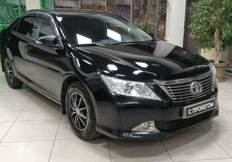 Подержанный автомобиль Toyota Camry Sedan 2013 года (3 фото)