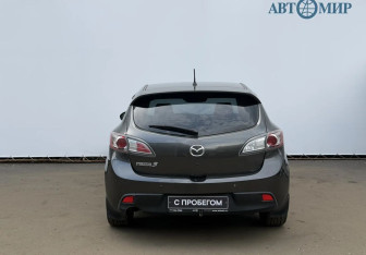 Подержанный автомобиль Mazda 3 Hatchback 2011 года (7 фото)