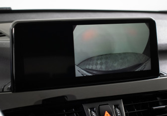 Подержанный автомобиль BMW X1 2017 года (14 фото)