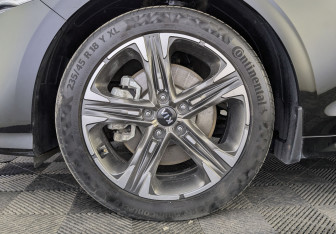 Подержанный автомобиль Kia K5 2021 года (12 фото)
