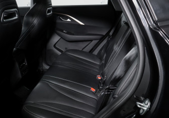Подержанный автомобиль Omoda C5 2023 года (10 фото)