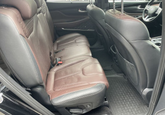 Подержанный автомобиль Hyundai Santa Fe 2019 года (11 фото)
