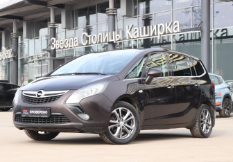 Подержанный автомобиль Opel Zafira Compactvan 2013 года (18 фото)