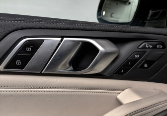 Подержанный автомобиль BMW X6 2021 года (29 фото)