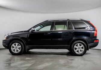 Подержанный автомобиль Volvo XC90 2009 года (8 фото)