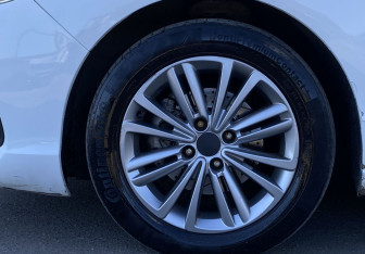Подержанный автомобиль Citroen C4 Hatchback 2012 года (9 фото)