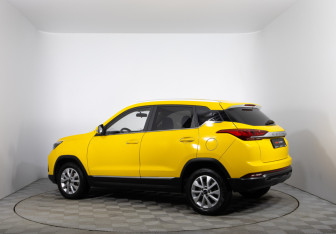 Подержанный автомобиль BAIC X35 2023 года (7 фото)