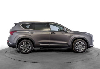 Подержанный автомобиль Hyundai Santa Fe 2022 года (4 фото)