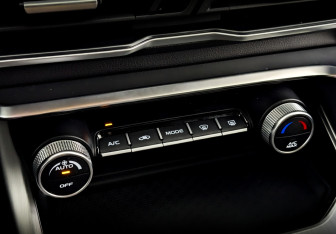 Подержанный автомобиль Geely Coolray 2021 года (26 фото)