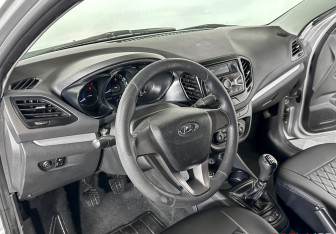 Подержанный автомобиль LADA (ВАЗ) Vesta Sedan 2016 года (12 фото)