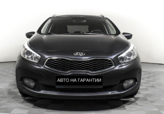 Подержанный автомобиль Kia Ceed Wagon 2013 года (2 фото)