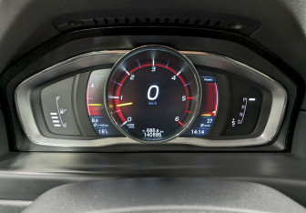 Подержанный автомобиль Volvo XC70 2014 года (26 фото)