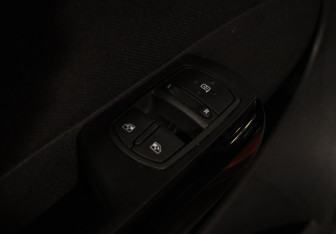 Подержанный автомобиль Opel Corsa 2013 года (13 фото)