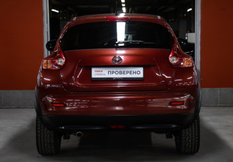 Подержанный автомобиль Nissan Juke 2013 года (6 фото)