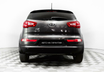 Подержанный автомобиль Kia Sportage 2012 года (6 фото)