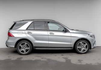 Подержанный автомобиль Mercedes-Benz GLE 2017 года (4 фото)