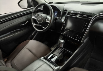 Подержанный автомобиль Hyundai Tucson 2022 года (10 фото)