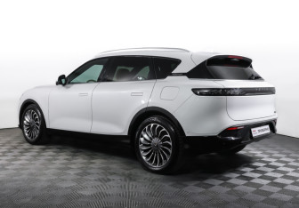 Подержанный автомобиль Voyah Free 2022 года (7 фото)