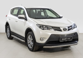 Подержанный автомобиль Toyota RAV4 2013 года (3 фото)
