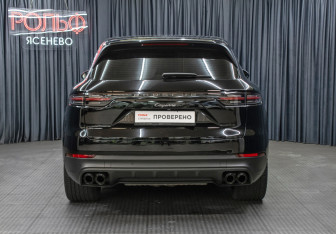 Подержанный автомобиль Porsche Cayenne 2018 года (6 фото)