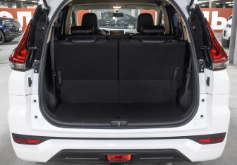 Подержанный автомобиль Mitsubishi Xpander 2021 года (11 фото)