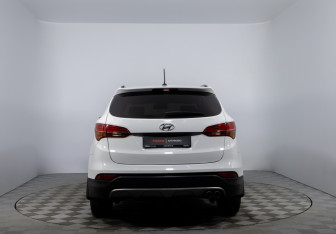 Подержанный автомобиль Hyundai Santa Fe 2013 года (6 фото)