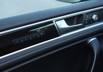 Подержанный автомобиль Volkswagen Touareg 2016 года (21 фото)