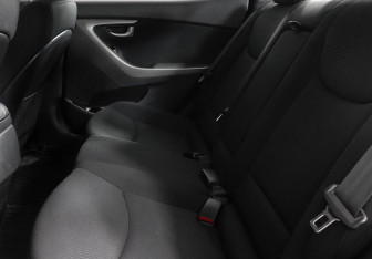 Подержанный автомобиль Hyundai Elantra Sedan 2014 года (12 фото)