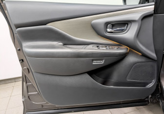 Подержанный автомобиль Nissan Murano Suv 2021 года (21 фото)