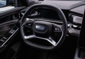 Подержанный автомобиль Geely Preface 2024 года (15 фото)
