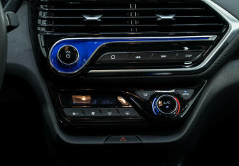 Подержанный автомобиль Changan Alsvin 2023 года (11 фото)