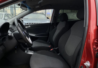 Подержанный автомобиль Hyundai Solaris Hatchback 2011 года (16 фото)