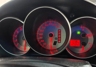 Подержанный автомобиль Mazda 3 Hatchback 2007 года (13 фото)