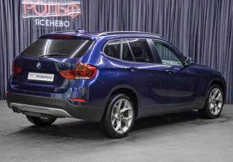 Подержанный автомобиль BMW X1 2013 года (5 фото)