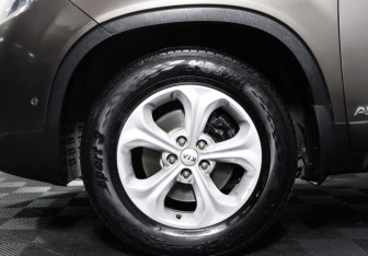 Подержанный автомобиль Kia Sorento 2013 года (27 фото)