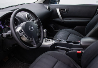 Подержанный автомобиль Nissan Qashqai 2010 года (10 фото)