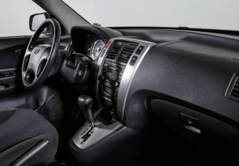 Подержанный автомобиль Hyundai Tucson 2008 года (9 фото)