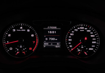 Подержанный автомобиль Audi Q3 2016 года (11 фото)