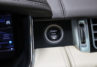 Подержанный автомобиль Land Rover Range Rover 2018 года (23 фото)