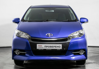 Подержанный автомобиль Toyota Wish Minivan 2014 года (2 фото)