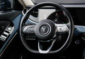 Подержанный автомобиль Voyah Free 2021 года (13 фото)