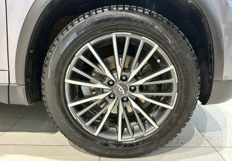 Подержанный автомобиль Chery Tiggo 8 2023 года (10 фото)