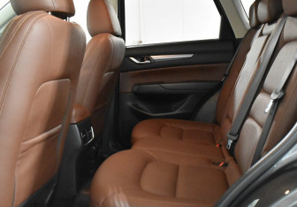 Подержанный автомобиль Mazda CX-5 2020 года (16 фото)