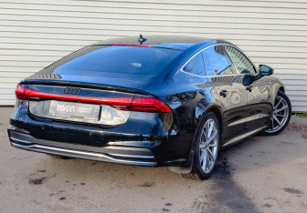 Подержанный автомобиль Audi A7 2020 года (5 фото)