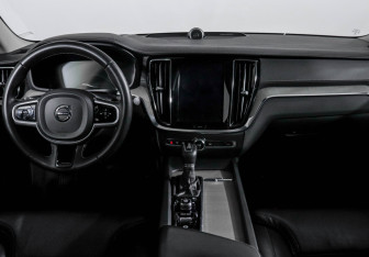 Подержанный автомобиль Volvo S60 2019 года (12 фото)