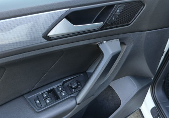 Подержанный автомобиль Volkswagen Tiguan 2021 года (12 фото)