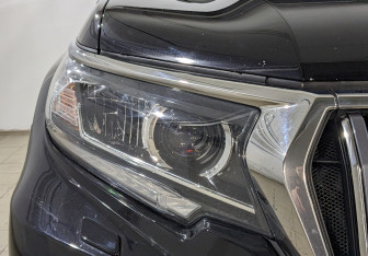 Подержанный автомобиль Toyota Land Cruiser Prado 2019 года (11 фото)