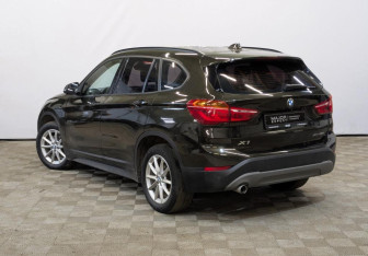 Подержанный автомобиль BMW X1 2018 года (7 фото)